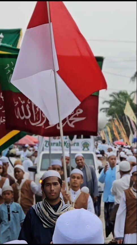 ZIARAH KUBRA 2025 PALEMBANG 

Ziarah para auliya' & ulama' di penghujung bulan Sya'ban termasuk salah satu persiapan untuk penguatan Ibadah di Bulan Ramadhan.

Dan cinta terhadap orang-orang sholeh merupakan aktivitas nya para Nabi & Rasul, diantaranya yang Allah Ta'ala kisahkan dalam Firman nya, Do'a Nabi Yusuf Alaihissalam : 

تَوَفَّنِيْ مُسْلِمًا وَّاَلْحِقْنِيْ بِا لصّٰلِحِيْنَ

" Wafatkanlah aku dalam keadaan muslim dan gabungkanlah aku dengan orang-orang Sholeh ."
(QS. Yusuf 12: Ayat 101)

Semoga Allah Ta'ala Senantiasa memberikan Keberkahan Bagi Kita dan di kumpulkan Kita kembali di dalam momen-momen kebaikan dalam setiap kesempatan... Amiin Ya Rabbal Alamin 

ALHABIB ABDULLAH ALHABSYI 

RUMAH TAHFIDZ GRATIS YAYASAN AT-TANWEIR NUR MUHAMMAD 

Donasi Dukungan :

Rek.BSI atas nama Yayasan At-Tanweir Nur Muhammad 8888-466-461

Follow : @yayasanattanweir

INFO : 0813-1111-5929

Jazakumullah Khairal Jaza Wa Barakallahu Fiikum
Silahkan dishare / Bagikan , Semoga Bermanfaat

 #apakabarmudenganallah #yarasulallah #habibumar#abahgurusekumpul #habibalialjufri
#ziarahkubra #ziarahkubrapalembang
#palembang #alhabibabdullahalhabsyi #kisahdalamalquran #rihlahdakwah #yayasanattanweir